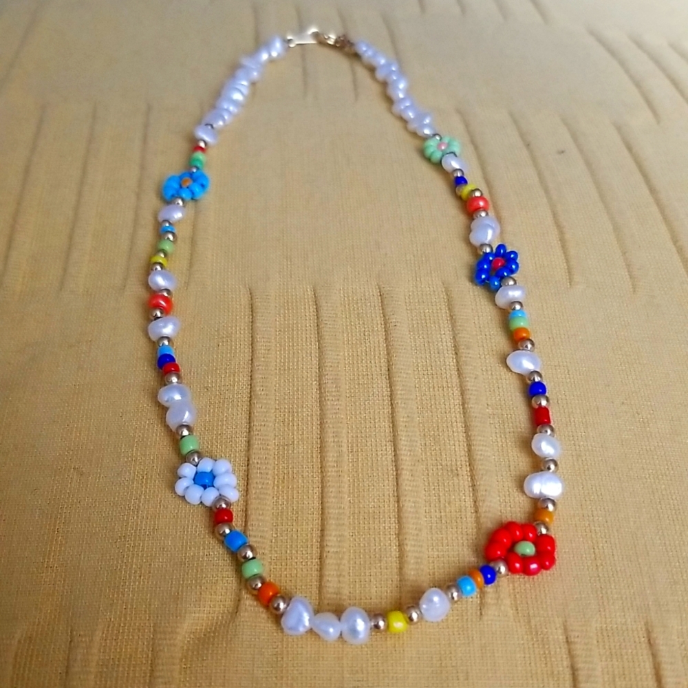 2 Necklaces - Picture 2 of 3